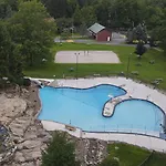 Firepit, Bbq, Ac, Indoor Pool, King Bed, Self Check In, Indoor Fireplace, Free Amenities