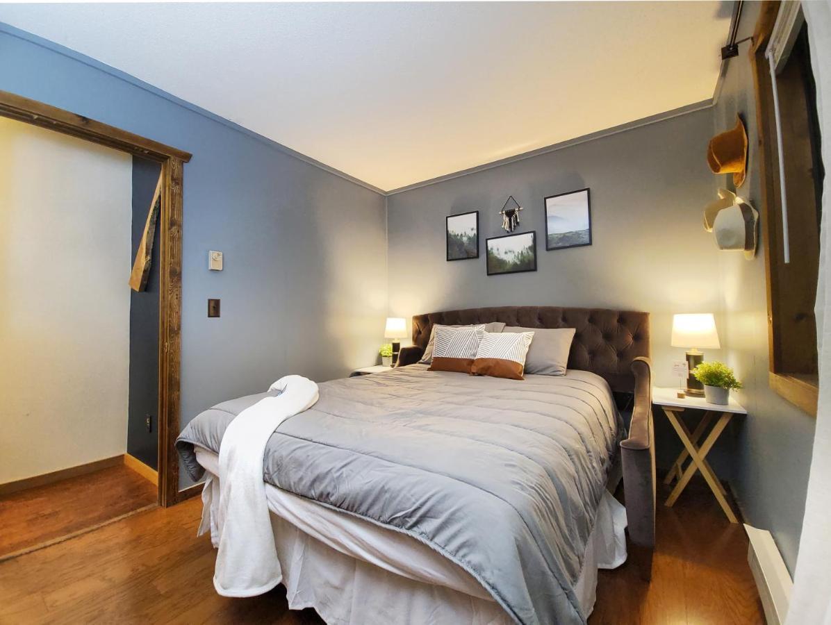 Firepit, Bbq, Ac, Indoor Pool, King Bed, Self Check In, Indoor Fireplace, Free Amenities *