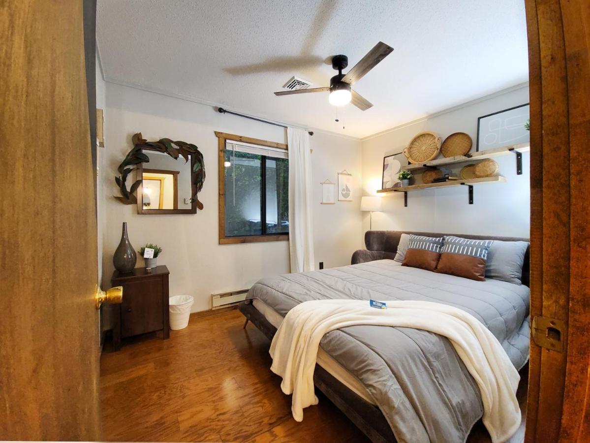 Firepit, Bbq, Ac, Indoor Pool, King Bed, Self Check In, Indoor Fireplace, Free Amenities Сasa de vacaciones Lake Ariel